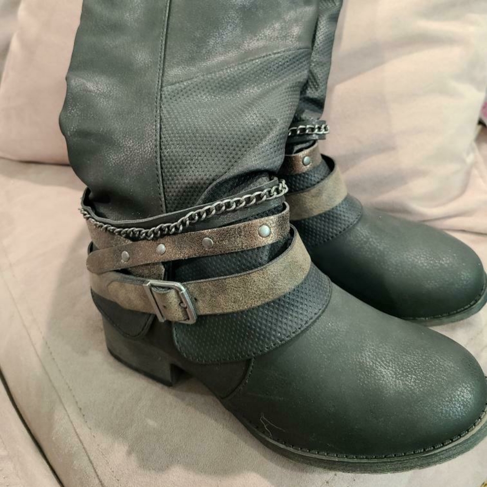 Black boots